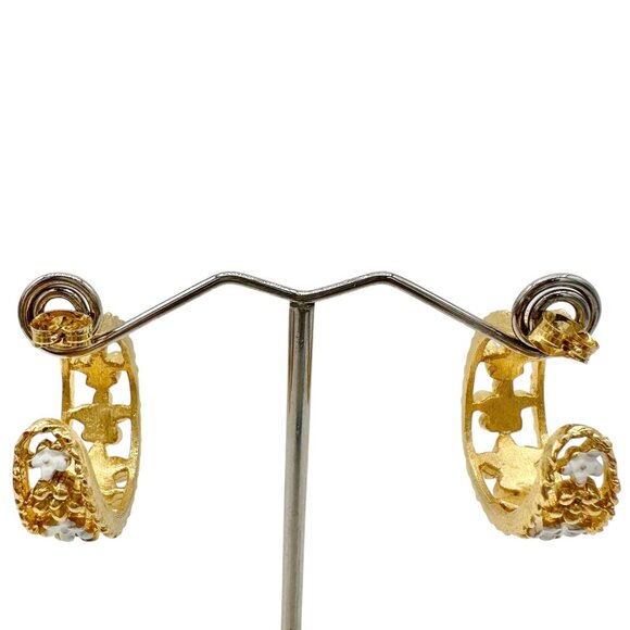 Vintage Gold-Tone Filigree Hoop Earrings With White Floral Accents 1 inch Dia - Picture 4 of 6